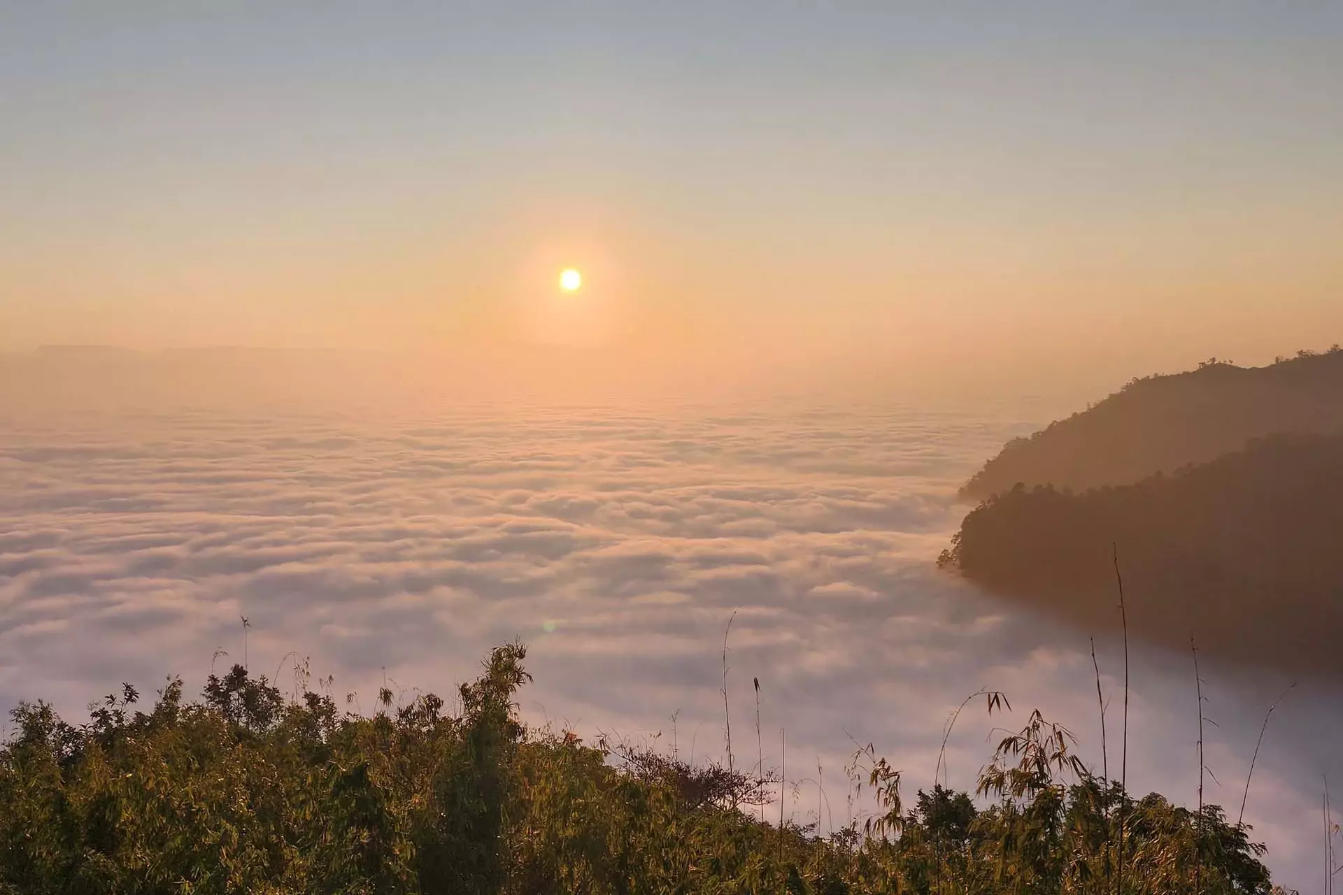 Sunrise above the cloud